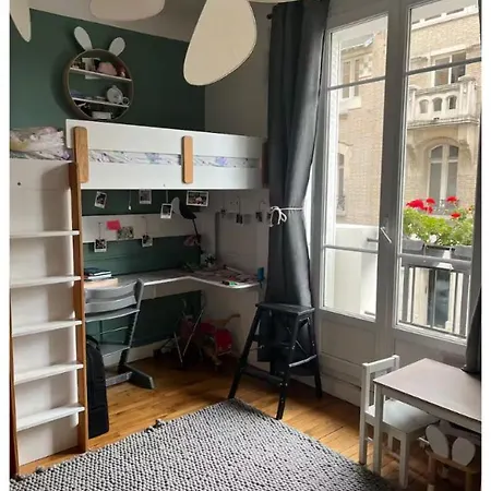 90 M2 Parisian Flat -furnished With Seine View Paris